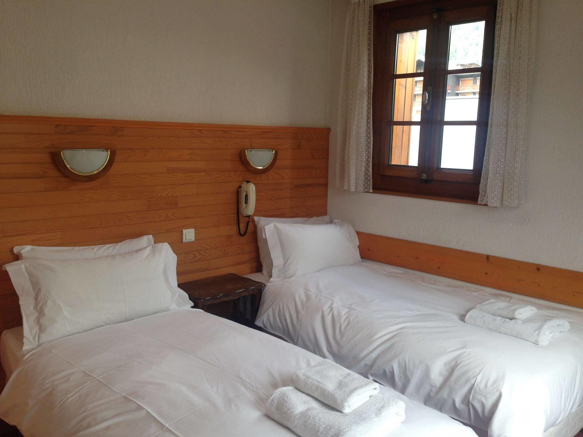 Hotel L'Aubergade 莫尔济讷 外观 照片